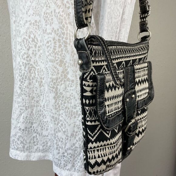 Maurices Shoulder Bag EUC - Picture 2 of 7